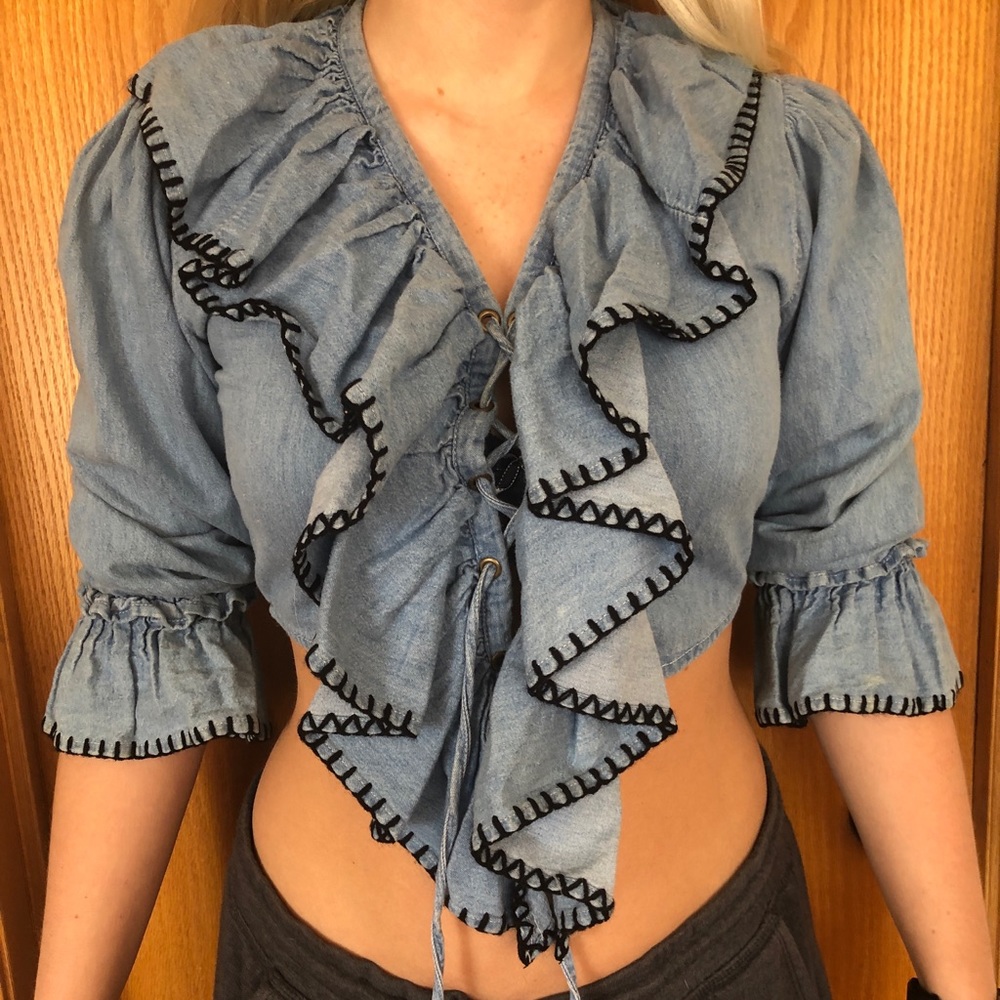 Jean-like ruffled Crop top